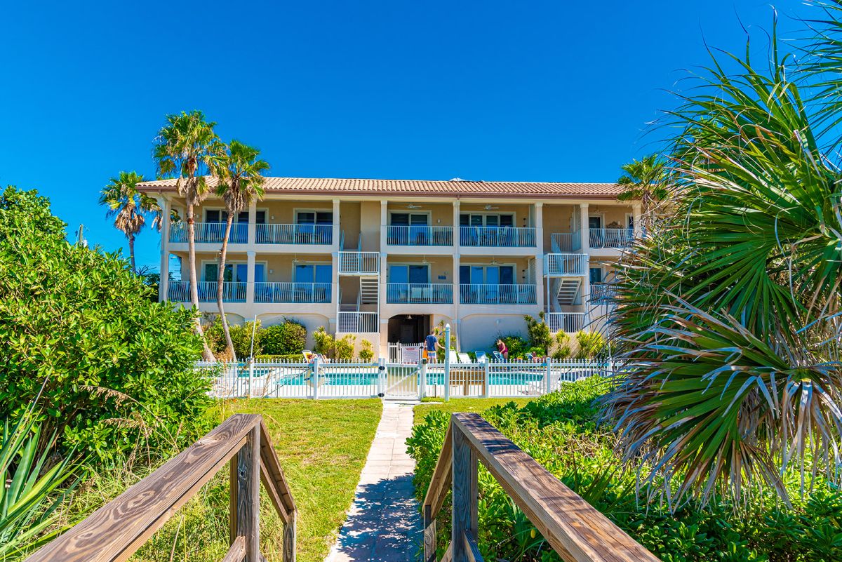 Resort LaPlage Condos